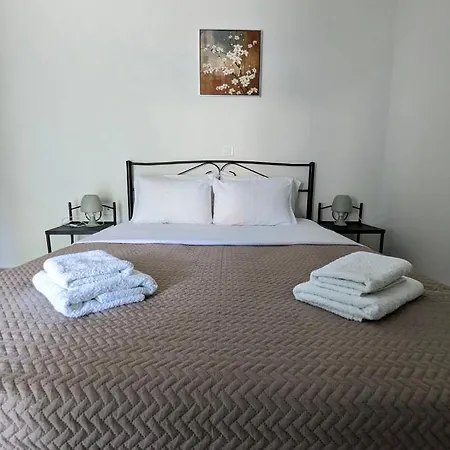 Di Stavros Пилос