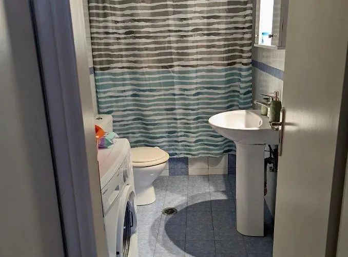 Di Stavros פילוס